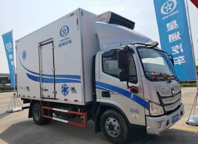 星通汽車全新冷藏車亮相華中物流展，引領(lǐng)冷鏈物流新變革